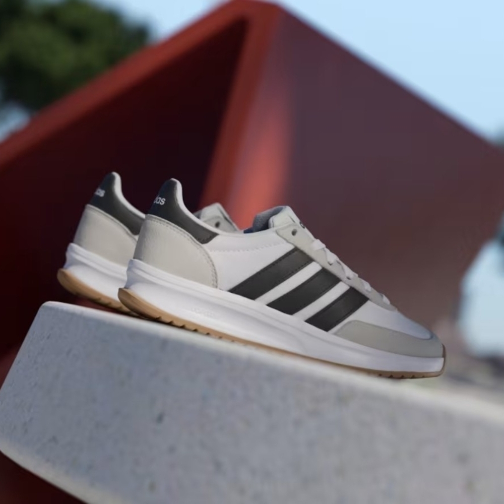 Size 7-Adidas Run 70s 2.0 Juniors     White/black/grey (JI2266) - Picture 5 of 10